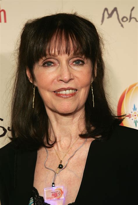 Barbara feldon net worth - Apr 22, 2019 · Net Worth 2019. Barbara Feldon is an American character actress mainly known for her work in theater and television. Feldon’s most prominent role was that of Agent 99 on the 1960s TV spy spoof, Get Smart. As an agent assigned to the shadowy and comical control, a secret government agency, 99 fought evil with her partner Agent 86, played by ... 